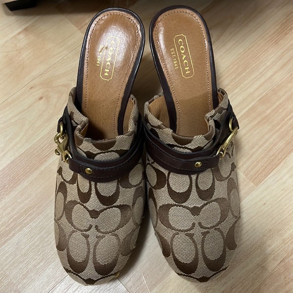 Vintage 70s Coach Heeled Clogs - Picture 2 of 3